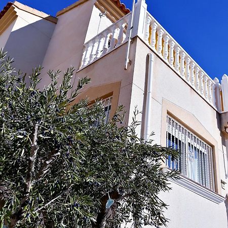 Fabulous Detached Large Villa 5 Bedrooms 3 Bathrooms Backing Onto Villamartin Golf Course Exteriör bild