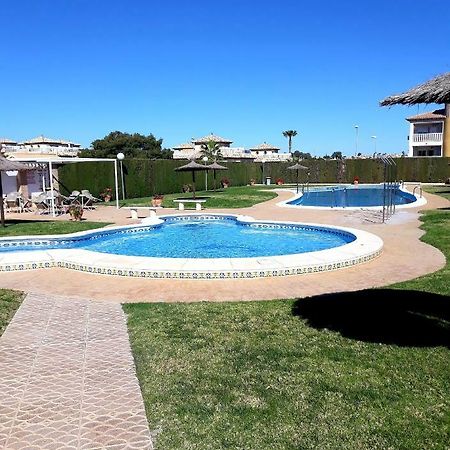 Fabulous Detached Large Villa 5 Bedrooms 3 Bathrooms Backing Onto Villamartin Golf Course Exteriör bild