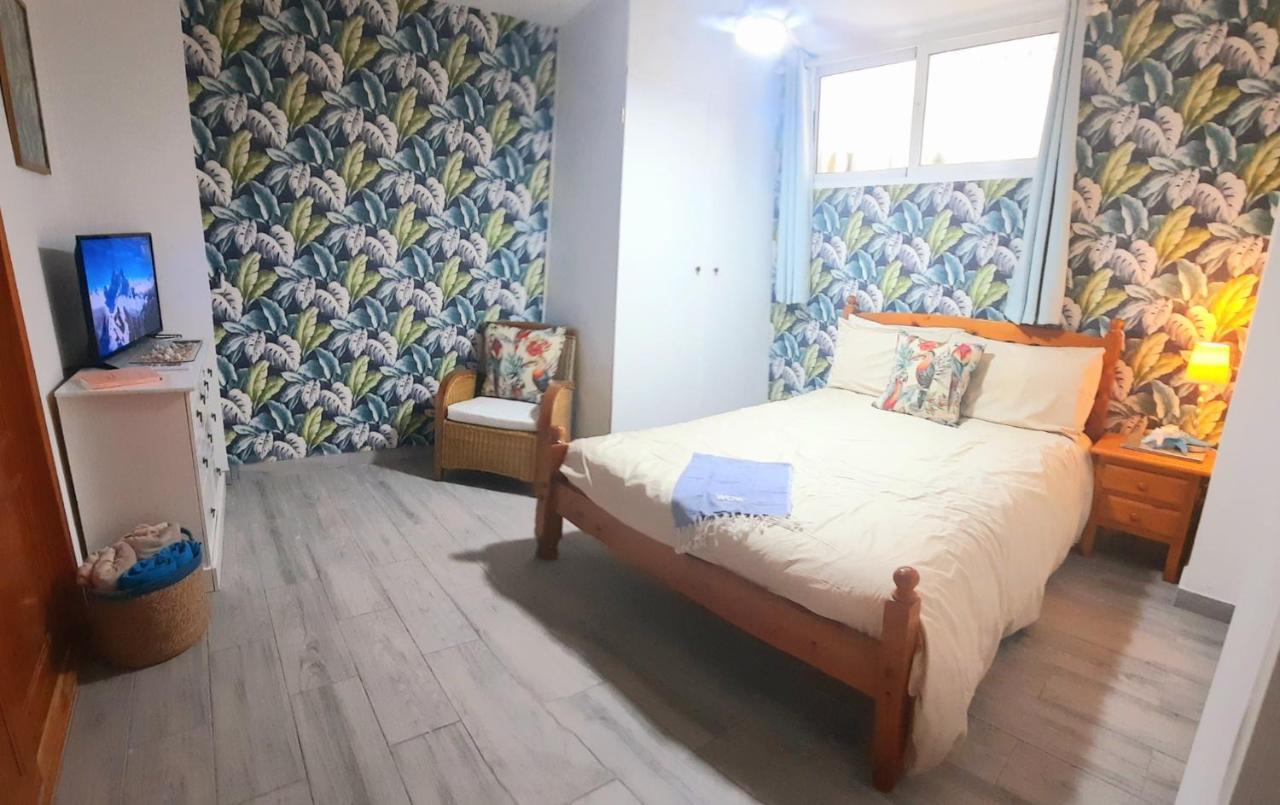 Fabulous Detached Large Villa 5 Bedrooms 3 Bathrooms Backing Onto Villamartin Golf Course Exteriör bild