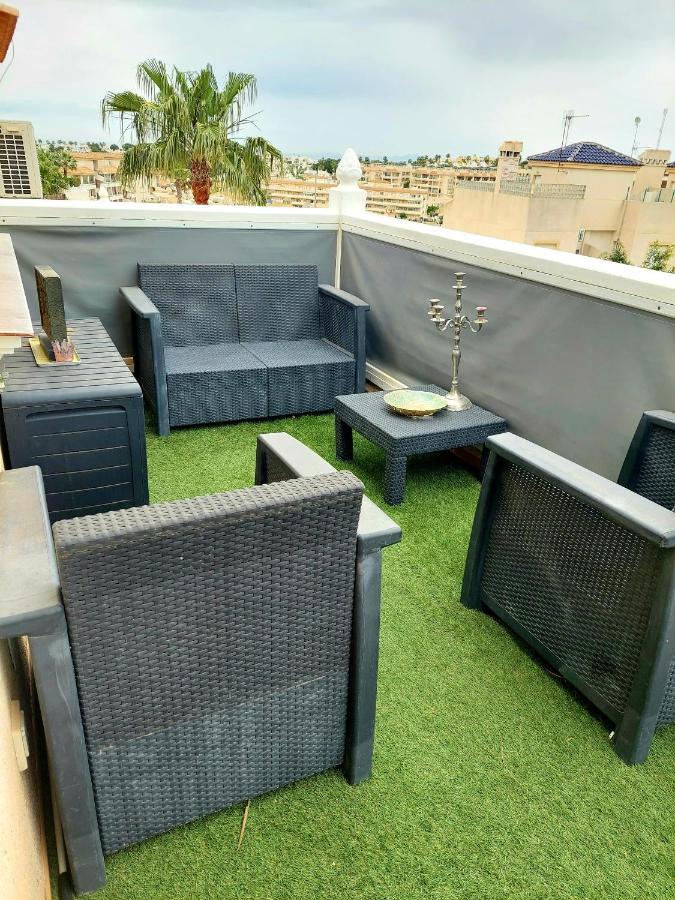 Fabulous Detached Large Villa 5 Bedrooms 3 Bathrooms Backing Onto Villamartin Golf Course Exteriör bild