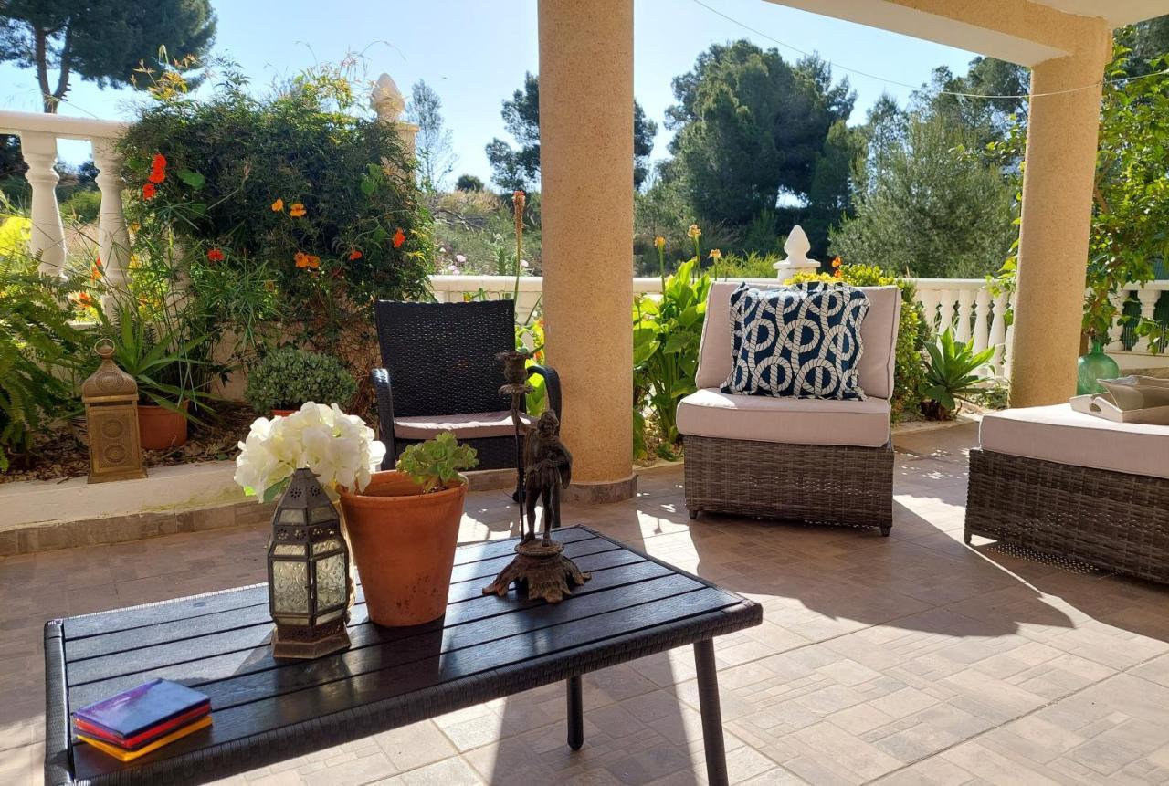 Fabulous Detached Large Villa 5 Bedrooms 3 Bathrooms Backing Onto Villamartin Golf Course Exteriör bild
