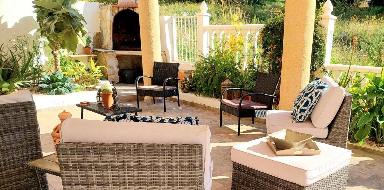 Fabulous Detached Large Villa 5 Bedrooms 3 Bathrooms Backing Onto Villamartin Golf Course Exteriör bild