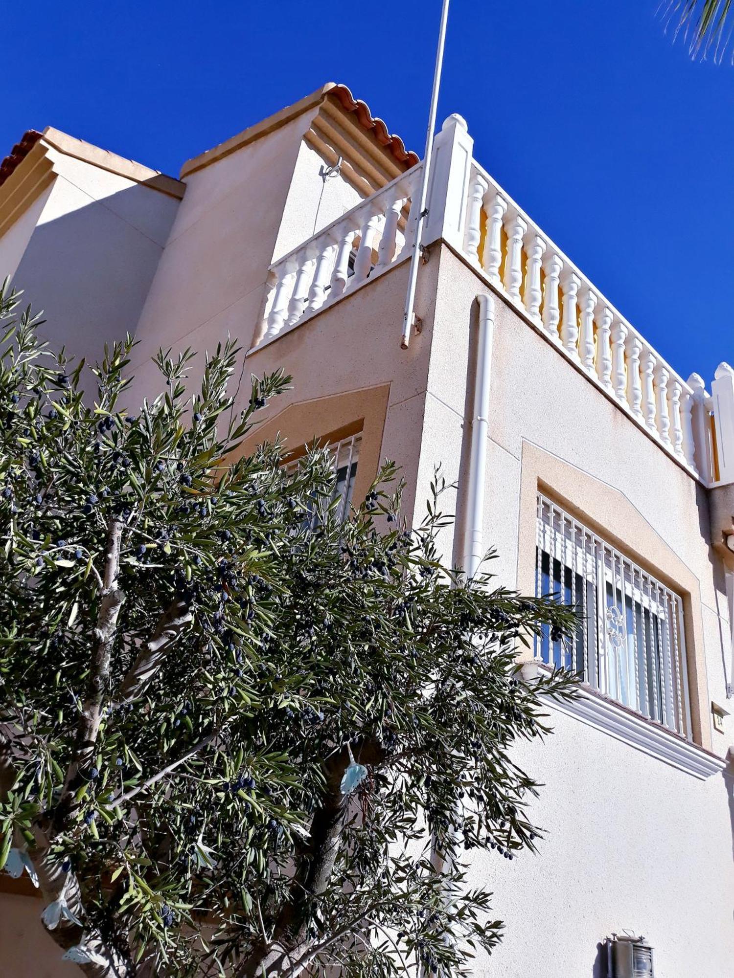Fabulous Detached Large Villa 5 Bedrooms 3 Bathrooms Backing Onto Villamartin Golf Course Exteriör bild